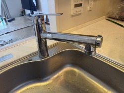 東京都江戸川区 施工前 タカギ製キッチン水栓 レバー根元の漏水