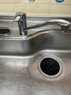 施工前 東京都八王子市 TKJ31UF3Sキッチンワンホール 漏水の為交換になります。